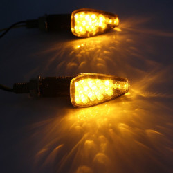 LED knipper kort licht Smoked Carbon look  met achter indicatie (per paar)